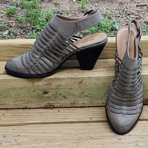 MoMo Womens Sandal Heels Size: 10